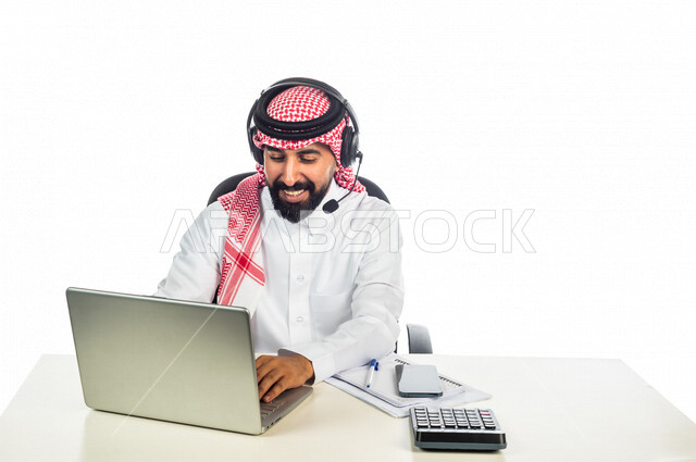 A Saudi Gulf employee working in customer service in a shipping and delivery company, reply to communications and inquiries, Effective communication with customers, Documentation of applications, confirmation of bookings, managing shipping and delivery pr