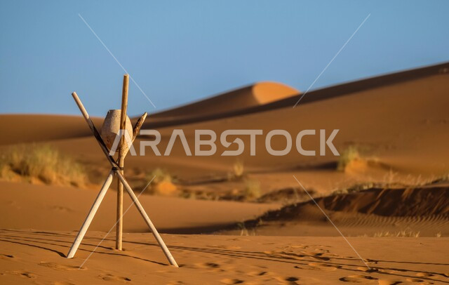 التضاريس و المرتفعات والقمم في البراري، التكوينات والتشكلات الرملية في صحراء قطر,  مناطق البادية والبيئة الصحراوية في النهار, الكثبان والتلال من الرمال الناعمة الذهبية