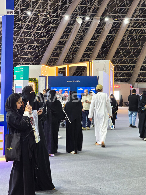 قضاء أوقات ممتعة في شراء الكتب والروايات المفيدة للتعلم والتثقف، المعالم والأماكن السياحية الثقافية المشهورة، الديكورات الداخلية لمعرض الكتاب الدولي في جدة، معارض وفعاليات في المملكة العربية السعودية، استقطاب وجذب السياح من أنحاء العالم