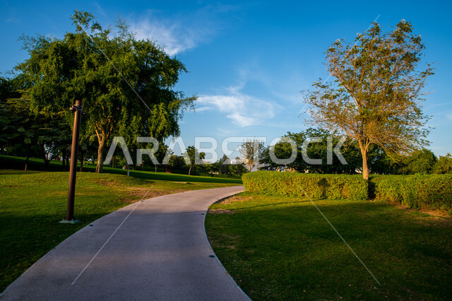 حديقة جرين هيلز في حي كتارا في الدوحة, المنتزهات والحدائق العامة, المعالم والأماكن السياحية الطبيعية في قطر, مناطق الرحلات الترفيهية العائلية الممتعة, الاهتمام بزراعة النباتات والمساحات الخضراء