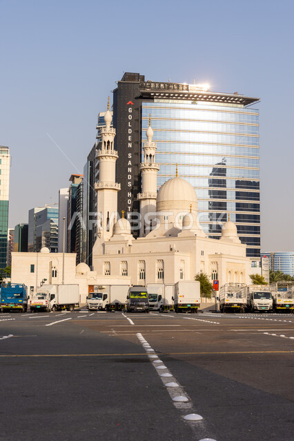 الفن الهندسي المعماري لبناء المساجد على الطراز العربي الإسلامي، المعالم والأماكن الدينية الإسلامية المشهورة في الإمارات العربية المتحدة, مفهوم العبادة والتقرب إلى الله تعالى، مسجد اليعقوب في منطقة رقة البطين في مدينة دبي