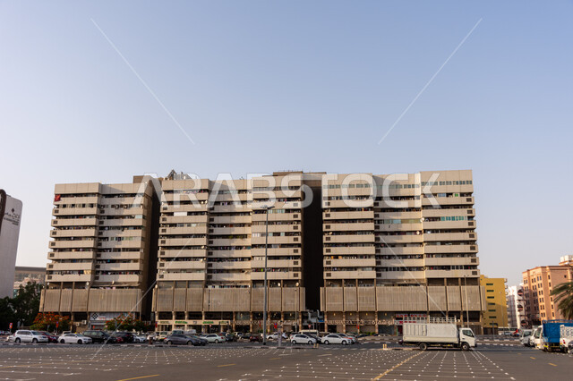 عمارة أبو شقارة في منطقة رقة البطين في مدينة دبي، التطور والنمو العمراني, الفن الهندسي المعماري لبناء الأبراج وناطحات السحاب, المباني والمنشآت السكنية والتجارية, الأماكن السياحية المشهورة في الإمارات العربية المتحدة