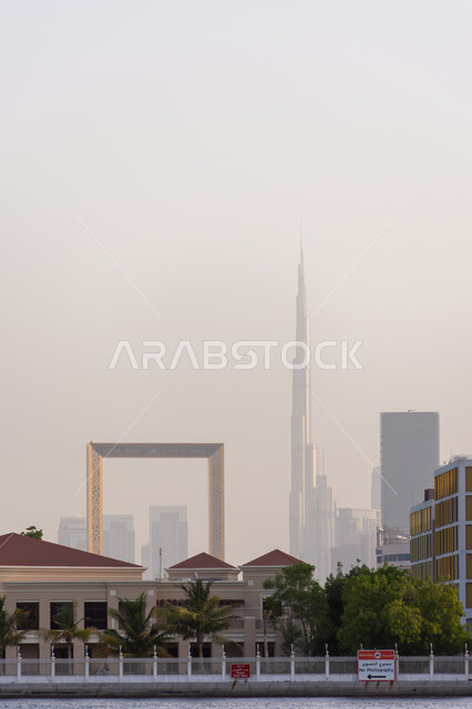 برج خليفة وبرواز دبي، الفن الهندسي المعماري لبناء الأبراج وناطحات السحاب على الطراز الحديث, التقدم والنمو العمراني, المعالم والأماكن السياحية المشهورة في الإمارات العربية المتحدة, جذب واستقطاب السياح من جميع أنحاء العالم