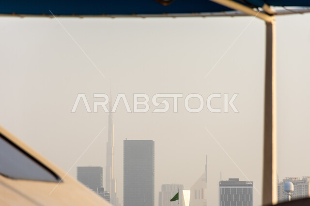 برج خليفة في مدينة دبي, التقدم والنمو العمراني, المعالم والأماكن السياحية المشهورة في الإمارات العربية المتحدة, جذب واستقطاب السياح من جميع أنحاء العالم, الفن الهندسي المعماري لبناء الأبراج وناطحات السحاب على الطراز الحديث