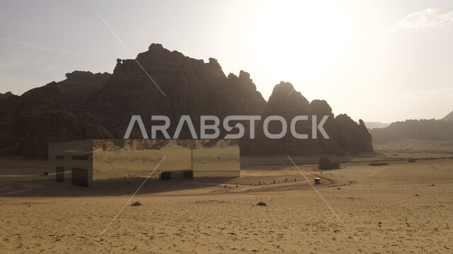 التكوينات والتشكيلات الصخرية والتضاريس الجبلية في المناطق الصحراوية، المعالم السياحية المشهورة، أكبر مبنى عاكس بالعالم، مسرح المرايا الزجاجي في محافظة العلا بالمملكة العربية السعودية، الفن الهندسي المعماري