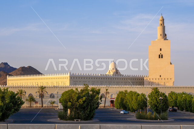 الفن الهندسي المعماري لبناء المساجد العربية في المملكة، مسجد ذو الحليفة بالمدينة المنورة، نقطة انطلاق المسلمين لأداء فريضة الحج والعمرة في مكة المكرمة، الإحرام من ميقات آبار علي في السعودية، أماكن ومعالم اسلامية مقدسة، العبادة والتقرب إلى الله تعالى