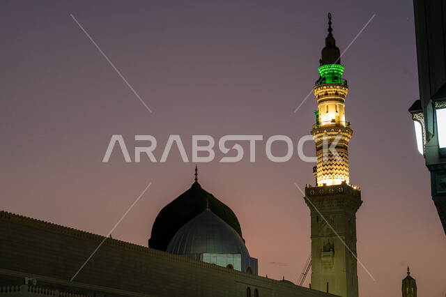 مآذنة المسجد النبوي الشريف والقبة الخضراء في المدينة المنورة, الفن الهندسي المعماري لبناء المساجد على الطراز الإسلامي، المعالم الدينية الإسلامية المقدسة في المملكة العربية السعودية, مفهوم العبادة والتقرب إلى الله تعالى