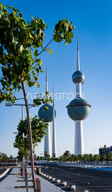 التطور والتقدم العمراني على الطراز الحديث والمتطور لناطحات السحاب والمنشآت على ساحل الخليج العربي في منطقة رأس عجوزة, المعالم والاماكن السياحية المشهورة، الفن الهندسيي المعماري لابراج مدينة الكويت