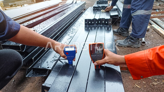 مقياس اختبار سمك الدهان على المعادن والجدران, كاشف طبقة مقاومة التآكل, حماية الأسطح المطلية من الرطوبة والحرارة, التأكد والتحقق من متانة ومقاومة الأسطح, تحليل جودة الطلاء باستخدام جهاز قياس الكهرباء الرقمي