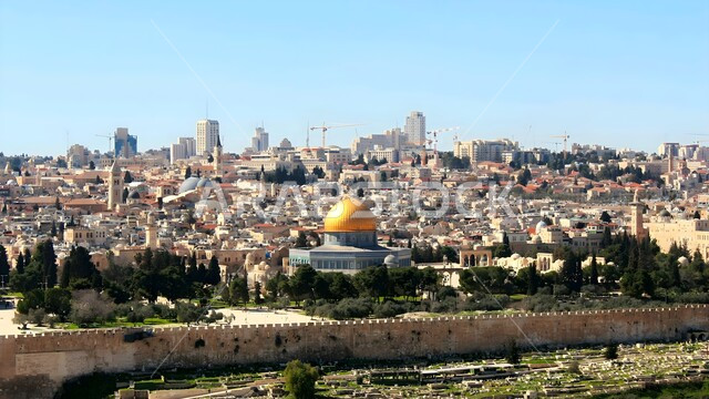 أماكن ومعالم إسلامية دينية مقدسة، العبادة والتقرب الى الله تعالى، أداء فريضة الصلاة على وقتها، الفن الهندسي المعماري للمسجد الأقصى المبارك والقبة الذهبية على الطراز العربي العريق
