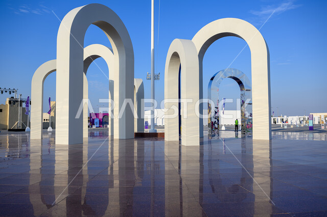 الفن الهندسي المعماري للأقواس البيضاء, منطقة درب الساعي ام صلال محمد في الدوحة, الأماكن والمعالم السياحية المشهورة في دولة قطر, جذب واستقطاب السياح من جميع أنحاء العالم