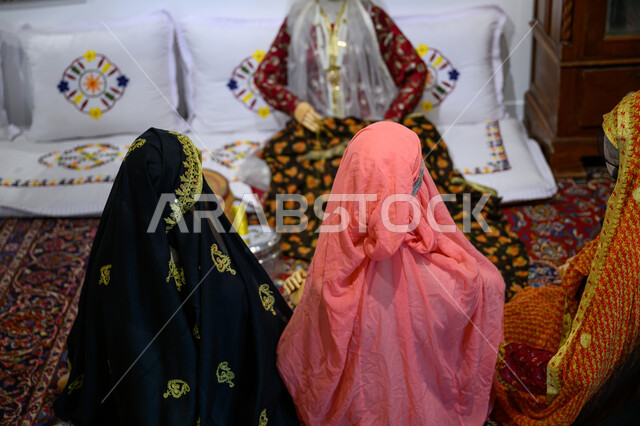 المعالم السياحية التاريخية القديمة, أماكن السياحة الشعبية التقليدية المشهورة في دولة قطر, التراث والثقافة القطرية, متحف البيت القطري في درب الساعي بالدوحة, جذب واستقطاب السياح من جميع أنحاء العالم, عرض الأزياء التراثية باستخدام المجسمات