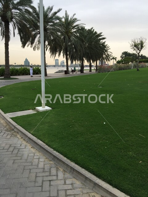 وجهة عائلية بيئية ترفيهية، الحفاظ على البيئة والتنمية المستدامة، النباتات الخضراء في حديقة الخور في مدينة دبي، الهندسة الزراعية المتميزة في الإمارات العربية المتحدة، الاهتمام بالتشجير وزراعة الأشجار في الحدائق العامة