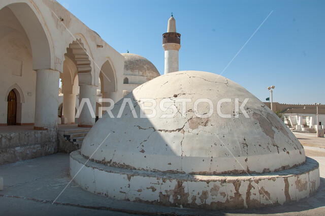 نداء المسلمين لآداء الصلاة، الفن الهندسي المعماري على الطراز الإسلامي الأثري للمساجد في المنطقة الشرقية، المعالم التراثية الدينية في المملكة العربية السعودية، مسجد قصر إبراهيم التاريخي في محافظة الأحساء في الهفوف