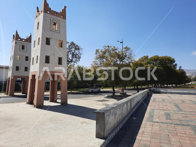 نقطة إلتقاء الفنانين وعشاق الفن، الطرق والشوارع المتميزة، جذب واستقطاب السياح من كافة انحاء العالم، منتزه سياحي مشهور في المملكة العربية السعودية، شارع الفن الشهير في مدينة أبها في منطقة عسير، الاهتمام بالأشجار والنباتات الطبيعية الخضراء في الحديقة