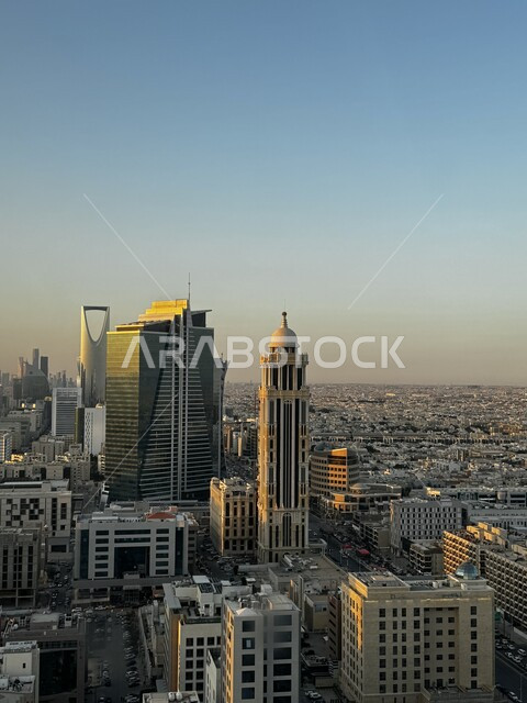معلم سياحي مشهور، النمو والتطور العمراني للأبراج وناطحات السحاب, فندق النرجس  في الرياض في النهار، الفن الهندسي المعماري للمباني والمنشآت الاقتصادية والتجارية في المملكة العربية السعودية، جذب واستقطاب السياح من شتى أنحاء العالم