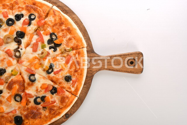 Delicious pizza pie baked with vegetables and cheese, divided pizza pie, delicious dishes, how to prepare and serve pizza