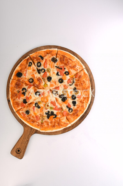 Delicious pizza pie baked with vegetables and cheese, divided pizza pie, delicious dishes, how to prepare and serve pizza