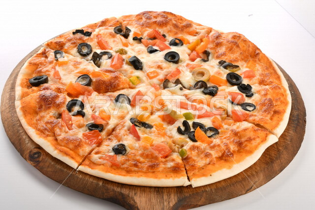 Delicious pizza pie baked with vegetables and cheese, divided pizza pie, delicious dishes, how to prepare and serve pizza