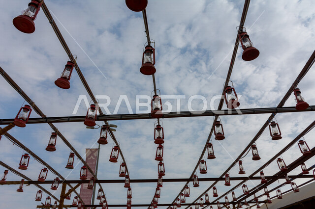 التجهيزات لمهرجان سوق عكاظ التاريخي في الطائف بالمملكة العربية السعودية، المعالم السياحية التاريخية في السعودية