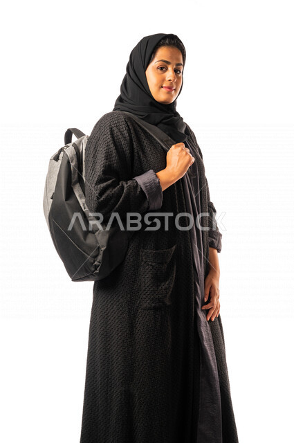 طالبه  جامعيه عربيه سعوديه خليجيه تحمل الحقيبه الجامعيه, الاستعداد للعام الدراسي الجامعي الجديد, تلميذه مجتهده متشوقه للذهاب الى الجامعه, مدارس وجامعات, التعليم في المملكه العربيه السعوديه