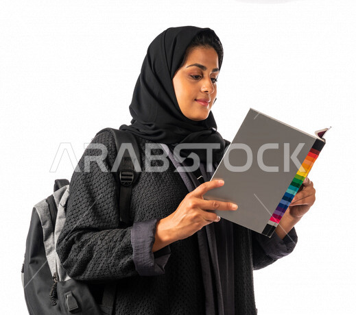 طالبه جامعيه عربيه سعوديه خليجيه, دراسة الألوان والتصاميم والديكورات, الاستمتاع بالدراسه, تلميذه مجتهده, المذاكره للإختبارات, قراءة الدروس اليوميه, مدارس وجامعات, التعليم في المملكه العربيه السعوديه