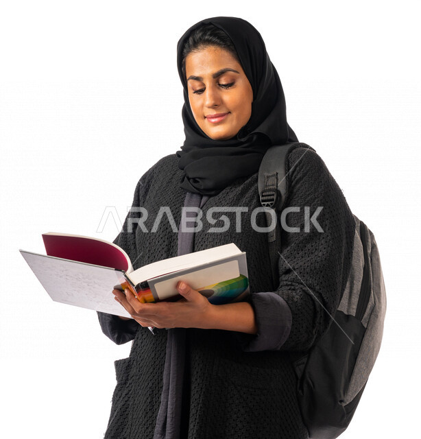 طالبه جامعيه عربيه سعوديه خليجيه تذاكر محاضراتها الجامعيه, آداء الواجبات, الاستمتاع بالدراسه, تلميذه مجتهده, المذاكره للإختبارات, قراءة الدروس اليوميه, مدارس وجامعات, التعليم في المملكه العربيه السعوديه
