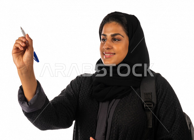 بورتريه لطالبه  جامعيه عربيه سعوديه خليجيه تكتب بالقلم, حل الواجبات, الرسم بالقلم, تطور العلم والتعليم, مدارس وجامعات, التعليم في المملكه العربيه السعوديه