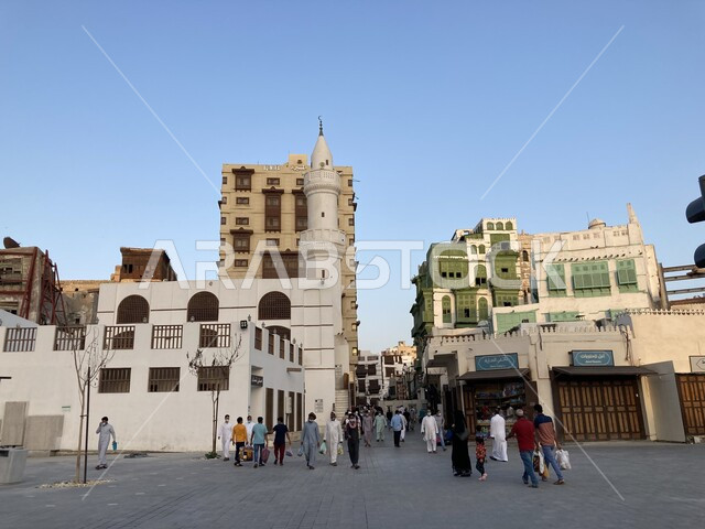 مكان ومنطقة سياحية تراثية شعبية، الفن الهندسي المعماري على الطراز العربي القديم، المباني والبيوت والمساجد الأثرية في حي البلد التاريخي في جدة, الرواشين القديمة في المدينة التاريخية في المملكة العربية السعودية، التجول في الحارات والمعالم المشهورة في النهار