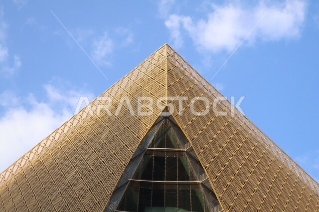 أول المدن الذكية في السعودية، المعالم والأماكن المشهورة في المملكة، المدينة الرقمية في مدينة الرياض وخدمات شركات التكنولوجيا العالمية، الأبراج والمباني والمجمعات السكنية المتطورة، الفن الهندسي المعماري للمنشآت التجارية والمؤسسات التقنية المتقدمة