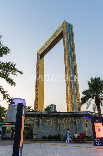 الأماكن والمعالم السياحية المشهورة, التصميم المميز لبرواز دبي, السياحة في الإمارات العربية المتحدة, الفن الهندسي المعماري على الطراز الحديث, جذب واستقطاب السياح من جميع أنحاء العالم