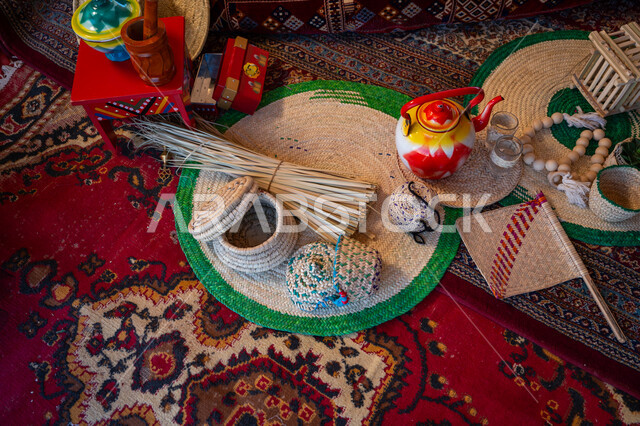 ذكرى تأسيس الدولة السعودية الأولى1727 م، يوم بدينا 22 فبراير، الفخر بالتراث السعودي العريق، عرض المنتجات المحليه الوطنيه، حرفة يدوية شعبية، التباهي بالثقافة السعودية التاريخية، صناعة السلل من سعائف الخوص الجافة، الجرر والأوعية الفخارية، السبحة بالحبات الخشبية