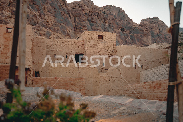 السياحة في مدينة العلا، المباني التاريخية الأثرية, الفن الهندسي المعماري على الطراز الطيني القديم, الأماكن السياحية التراثية المشهورة في المملكة العربية السعودية, البيوت الطينية الشعبية في البلدة القديمة