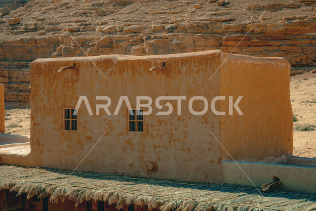 مبنى تاريخي أثري في البلدة القديمة, الفن الهندسي المعماري على الطراز الطيني القديم, الأماكن السياحية التراثية المشهورة في المملكة العربية السعودية, البيوت الطينية الشعبية, السياحة في مدينة العلا