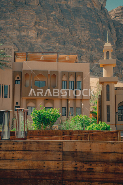 مسجد عمر المدني في البلدة القديمة بمدينة العلا, الفن الهندسي المعماري للمساجد على الطراز العربي الإسلامي, العبادة والتقرب إلى الله تعالى, نداء المسلمين لأداء فريضة الصلاة, المعالم والأماكن الدينية الإسلامية المشهورة في المملكة العربية السعودية