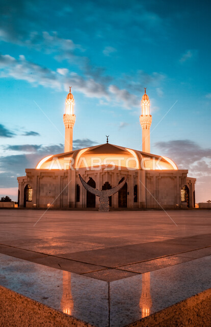 صورة جمالية لمسجد حسن عناني بمدينة جدة ، روعة المناظر الطبيعية و المعمارية على كورنيش جدة ، معالم سياحية في المملكة العربية السعودية