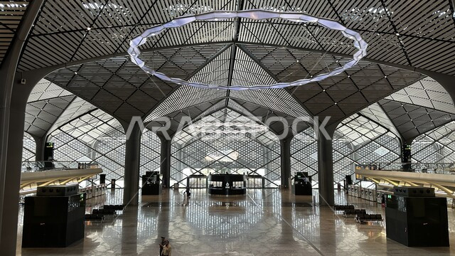 القدرة على التنقل من منطقة لأخرى بأريحية، محطة قطار الحرمين السريع في المملكة العربية السعودية، وسيلة نقل مريحة للحجاج والمعتمرين، الفن الهندسي لتطور وتقدم وسائل النقل والمواصلات، خط كهربائي سريع يربط بين مكة المكرمة والمدينة المنورة