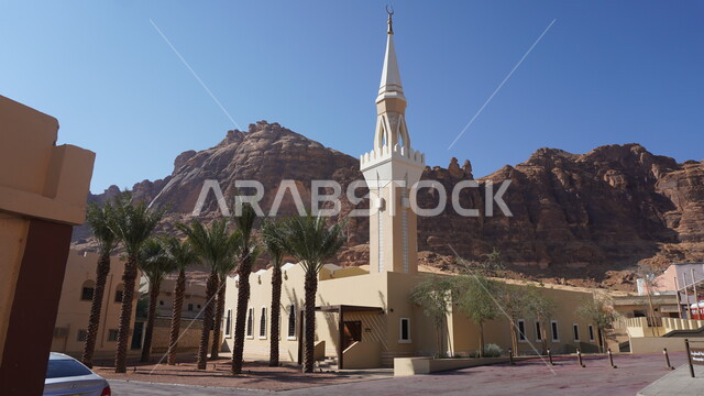 المساجد المبنية على الطراز المعماري القديم, نداء المسلمين لأداء الفرائض والصلوات, معالم وأماكن اسلامية مقدسة في محافظة العلا المشهورة, المباني الطينية والاثار التاريخيه القديمة, الأشجار والنباتات الخضراء