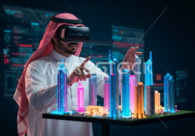 استعمال التقنية والاجهزة الحديثة، رؤية مستقبلية سعودية 2030، رجل عربي خليجي سعودي يرتدي الثوب التقليدي والشماغ يضع نظارة الواقع الافتراضي يجلس امام مكتب بطاولة تحوي شاشات هولوجرامية ومجسمات ثلاثية الأبعاد لابراج وناطحات السحاب، الاندماج ومحاكاة العالم الخيالي