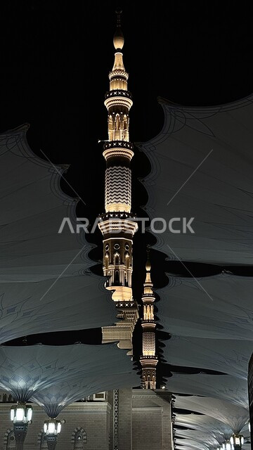 المظلات الالكترونية في المجمع الخارجي للمسجد النبوي الشريف في المدينة المنورة، الفن الهندسي المعماري للمآذن والقبة الخضراء على الطراز الإسلامي، أماكن دينية إسلامية مقدسة، المساجد المشهورة في المملكة العربية السعودية، مفهوم العبادة والتقرب إلى الله