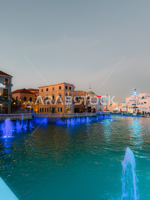 الفن الهندسي المعماري للمباني المطلة على البحيرة الصناعية في البوليفارد ورلد في مدينة الرياض، معالم جذب واستقطاب السائحين، نشاط وفعالية مائية متميزة، اكتشاف الحضارات والثقافات حول العالم, أبرز المناطق الترفيهية في المملكة العربية السعودية