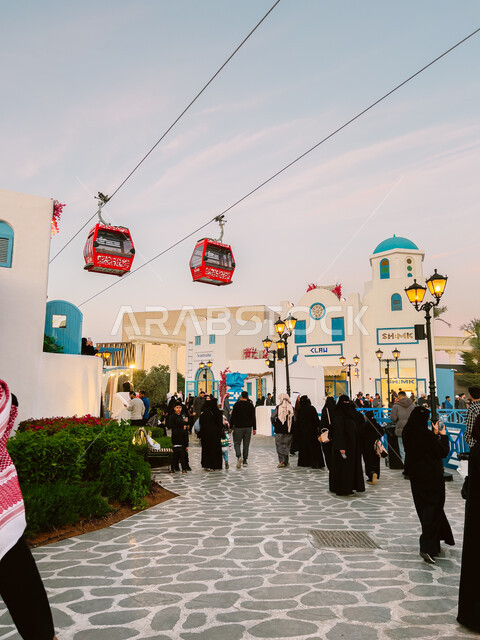 الفن الهندسي المعماري على الطراز الحديث، مناطق جذب واستقطاب السائحين من أنحاء العالم، الاستمتاع بالتجارب الممتعة في أبرز المناطق الترفيهية بالمملكة العربية السعودية، القرية اليونانية في البوليفارد ورلد في مدينة الرياض