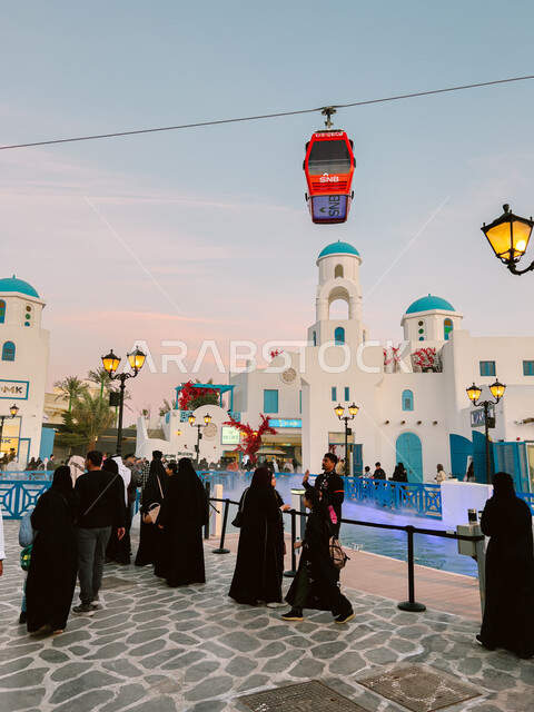 معالم جذب واستقطاب السائحين من أنحاء العالم، الاستمتاع بالتجارب الممتعة في أبرز المناطق الترفيهية بالمملكة العربية السعودية، القرية اليونانية في البوليفارد ورلد في مدينة الرياض، الفن الهندسي المعماري على الطراز الحديث