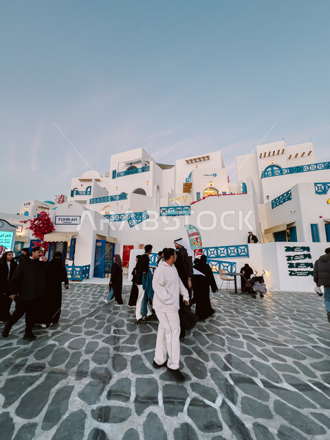 الاستمتاع بالتجارب الممتعة في أبرز المناطق الترفيهية بالمملكة العربية السعودية، القرية اليونانية في البوليفارد ورلد في مدينة الرياض، الفن الهندسي المعماري على الطراز الحديث، معالم جذب واستقطاب السائحين من أنحاء العالم