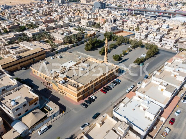 الفن الهندسي المعماري على الطراز الاسلامي الحديث، أماكن ومعالم دينية مقدسة، المنازل والبيوت السكنية، مسجد الراجحي في العاصمة الرياض بالمملكة العربية السعودية في النهار، نداء المسلمين لأداء العبادات والفرائض