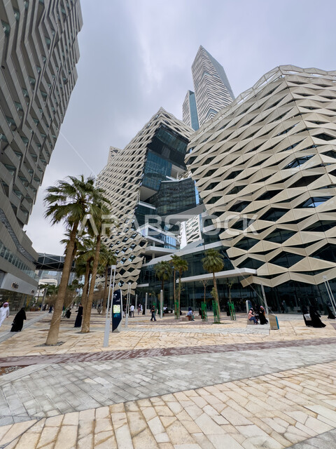 الفن الهندسي المعماري على الطراز الحديث والمتطور لأبراج الملك عبدالله المالية كافد في مدينة الرياض, الوجهة الرئيسية للمال والاعمال, النمو والتقدم العمراني لناطحات السحاب في المملكة العربية السعودية، تحقيق النهضة الاقتصادية والتجارية