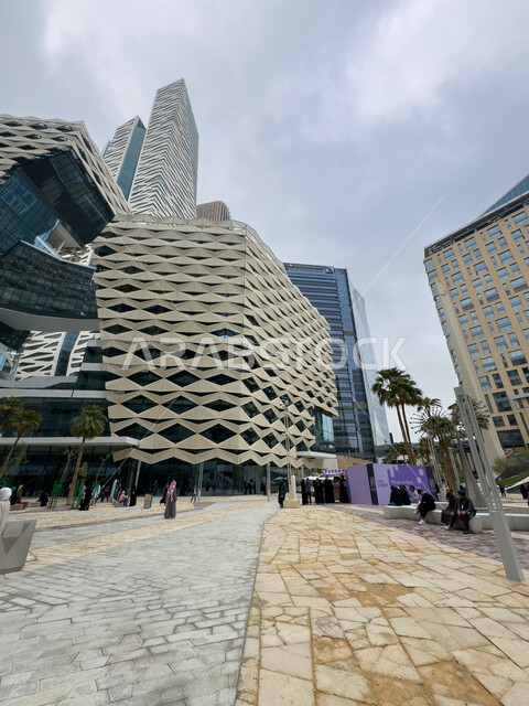 الفن الهندسي المعماري على الطراز الحديث والمتطور لأبراج الملك عبدالله المالية كافد في مدينة الرياض, الوجهة الرئيسية للمال والاعمال, النمو والتقدم العمراني لناطحات السحاب في المملكة العربية السعودية، تحقيق النهضة الاقتصادية والتجارية