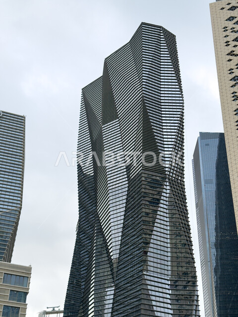 النمو والتقدم العمراني لناطحات السحاب في المملكة العربية السعودية، الفن الهندسي المعماري على الطراز الحديث والمتطور، صورة مقربة لأبراج الملك عبدالله المالية كافد في مدينة الرياض, الوجهة الرئيسية للمال والاعمال, تحقيق النهضة الاقتصادية والتجارية 