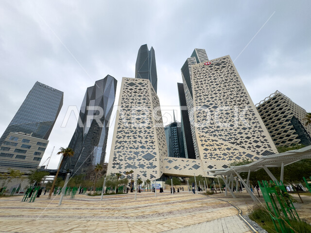 الوجهة الرئيسية للمال والاعمال, الفن الهندسي المعماري على الطراز الحديث والمتطور لأبراج الملك عبدالله المالية كافد في مدينة الرياض, النمو والتقدم العمراني لناطحات السحاب في المملكة العربية السعودية، تحقيق النهضة الاقتصادية والتجارية