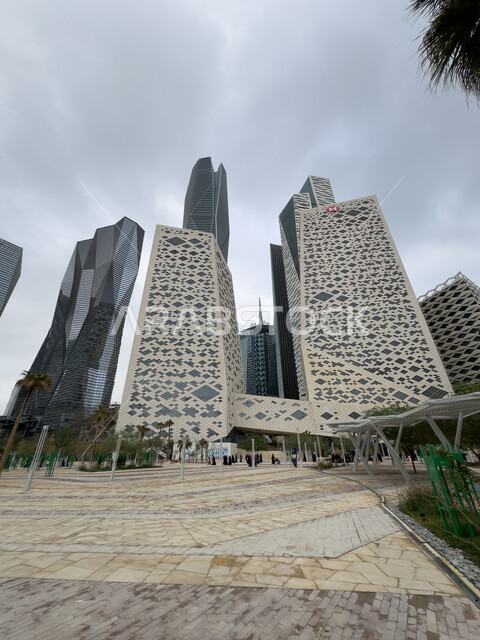 الوجهة الرئيسية للمال والاعمال, الفن الهندسي المعماري على الطراز الحديث والمتطور لأبراج الملك عبدالله المالية كافد في مدينة الرياض, النمو والتقدم العمراني لناطحات السحاب في المملكة العربية السعودية، تحقيق النهضة الاقتصادية والتجارية